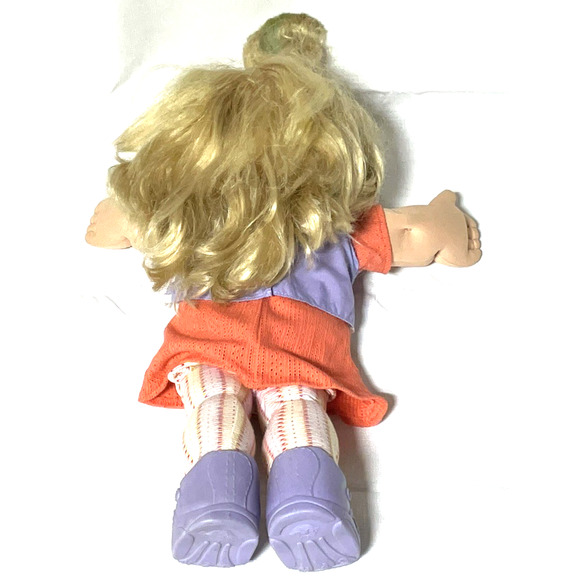 Jakks Pacific Play Along 2004 Cabbage Patch Kids Doll PA-02 Blonde Hair Red Sign - Picture 6 of 11
